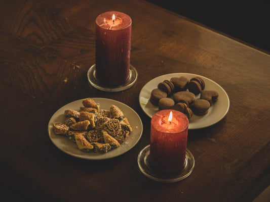 How Candles Absorb Odors and Refresh Your Living Space